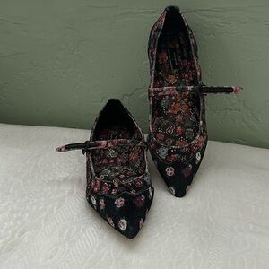 Coach flats never been worn perfect condition black with flowers